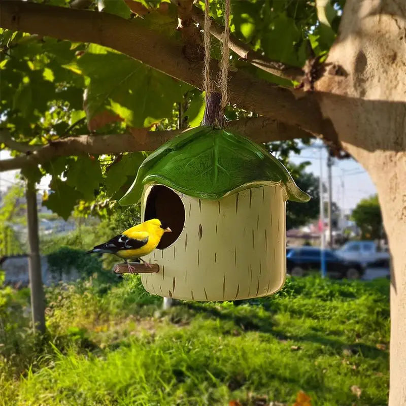 Hanging Bird House Outdoor Birdhouse Resin Novelty Decorative Garden Decor Hummingbird Nest for Garden Fence Patio Yard Backyard